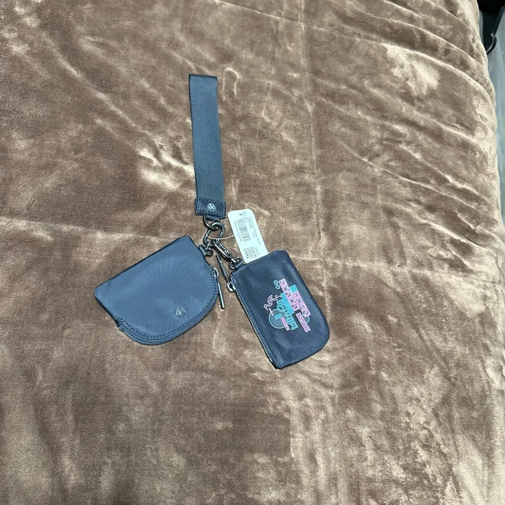 NWT Lululemon Dual Pouch Miami Wristlet and Card Holder - Picture 3 of 8